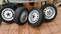 5 Jantes BMW originais com Pneus-TROCO
