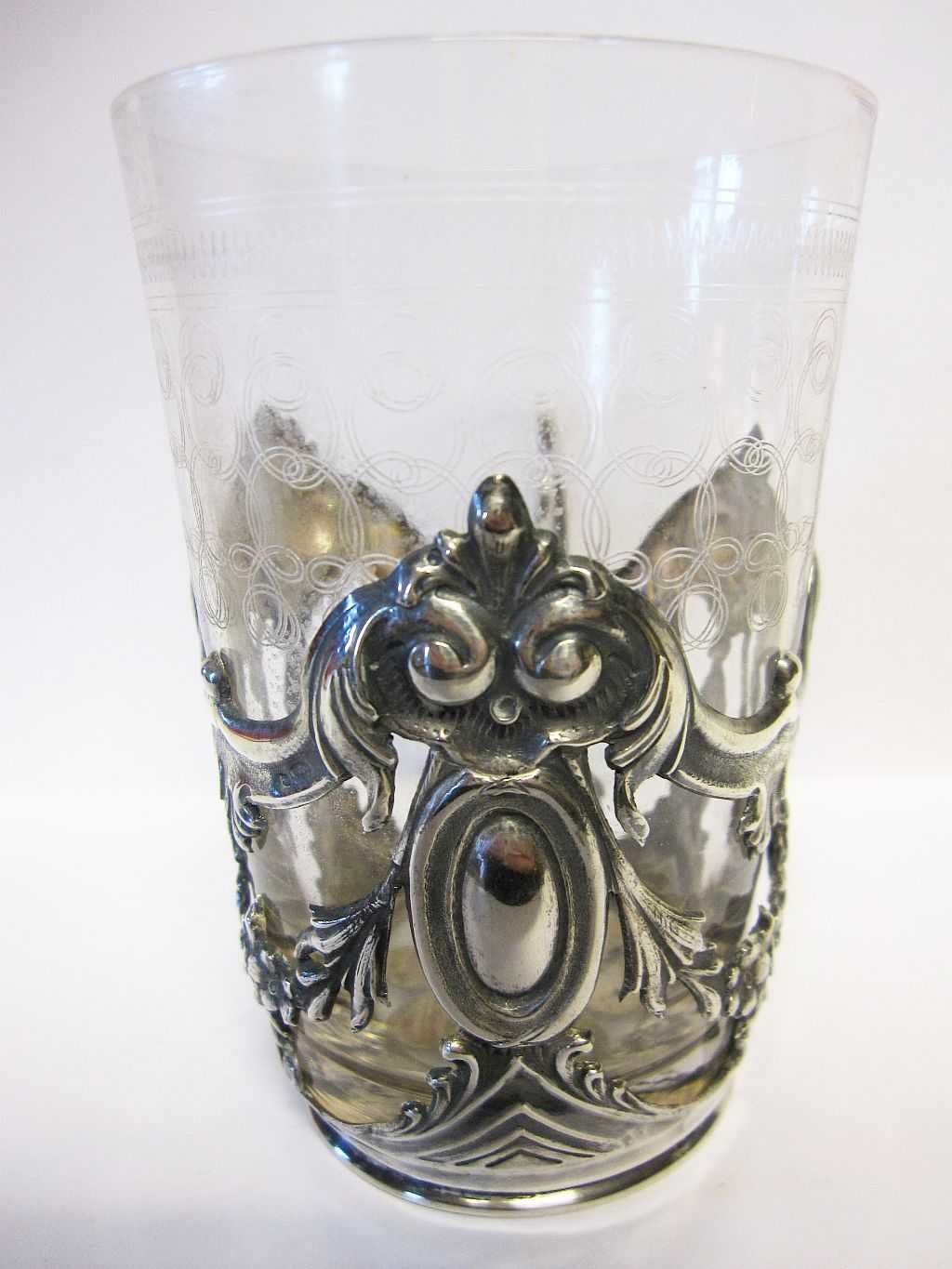 antigo copo em vidro gravado c armação em prata portuguesa contrastada