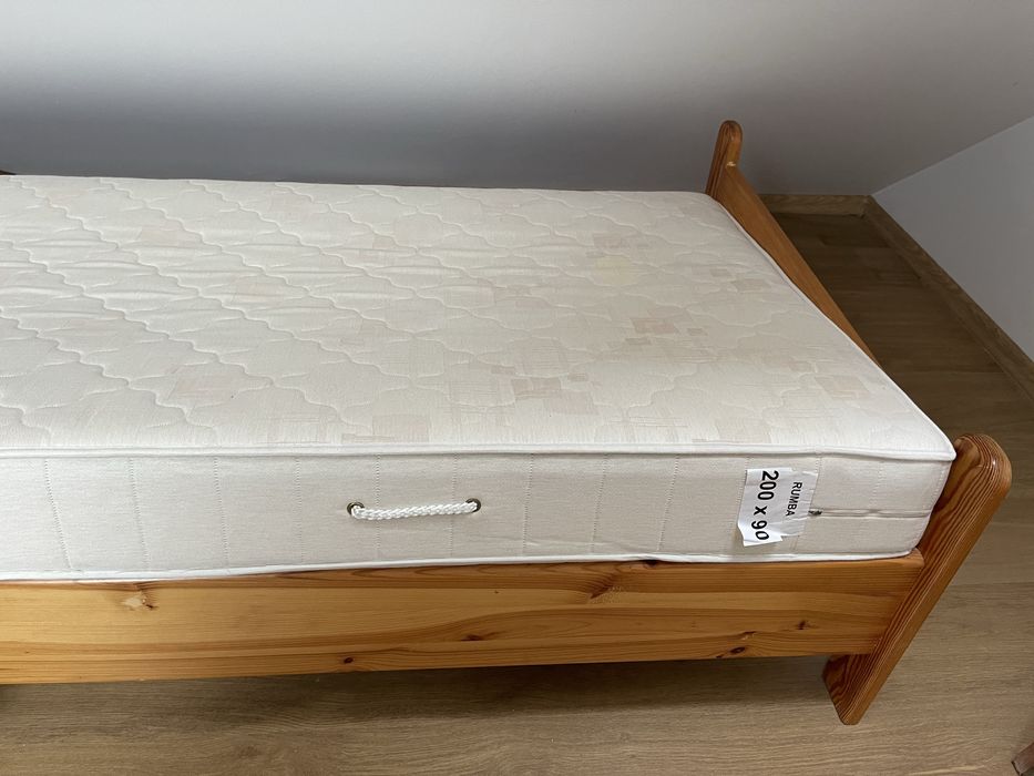 Łózko drewniane z materacem 200x90 jak nowe