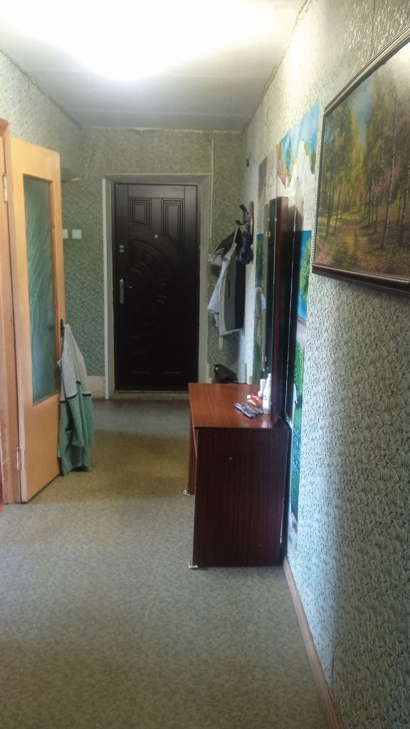 Продам 3-х кімнатну квартиру в Карлівці в мікрорайоні Мрія.