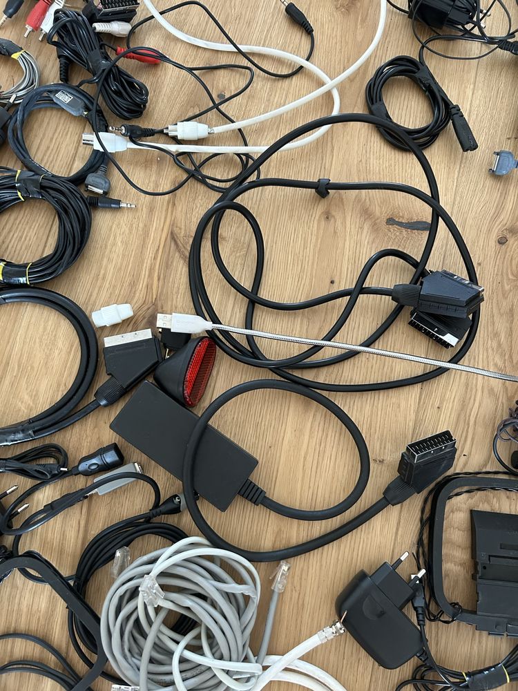Kabel chinch eurozłącze hdmi ładowarka antenowy internetowy pilot