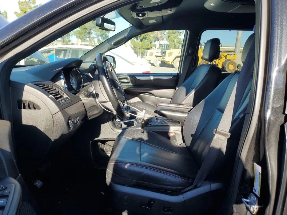 Dodge Grand Caravan idealny dla rodziny lub biznesu