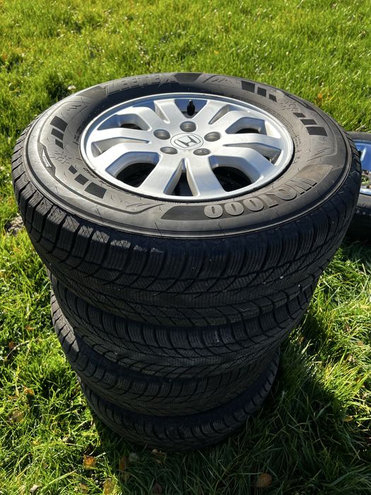 Honda pilot koła 235/70R16 bardzo ładny stan