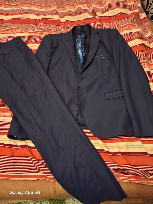 sprzadam garnitur męskie