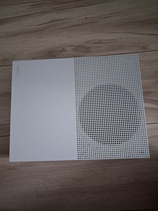 Xbox one S 500gb z 3 grami