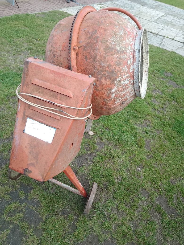 Betoniarka 145L 230v