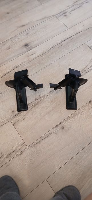 Wieszaki pod kolumny tylne, satelity