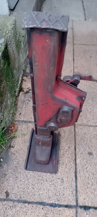 Witam serdecznie mam do sprzedana lewarek kopalniany