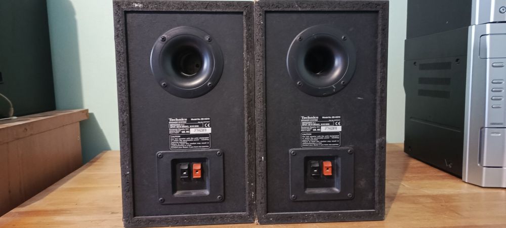 Monitory kolumny technics