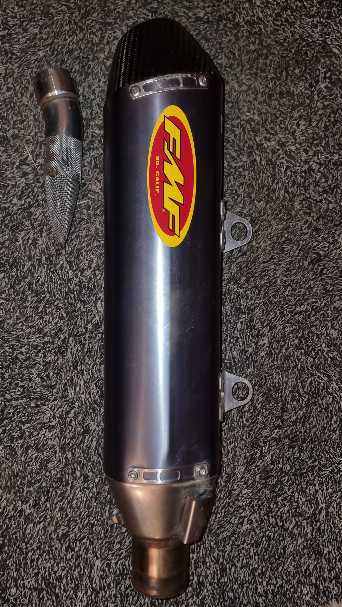Ponteira de escape FMF FACTORY 4.1 RCT SLIP-ON TITANIUM / CARBON 
ono