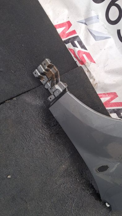 Переднє ліве крило Suzuki Grand Vitara