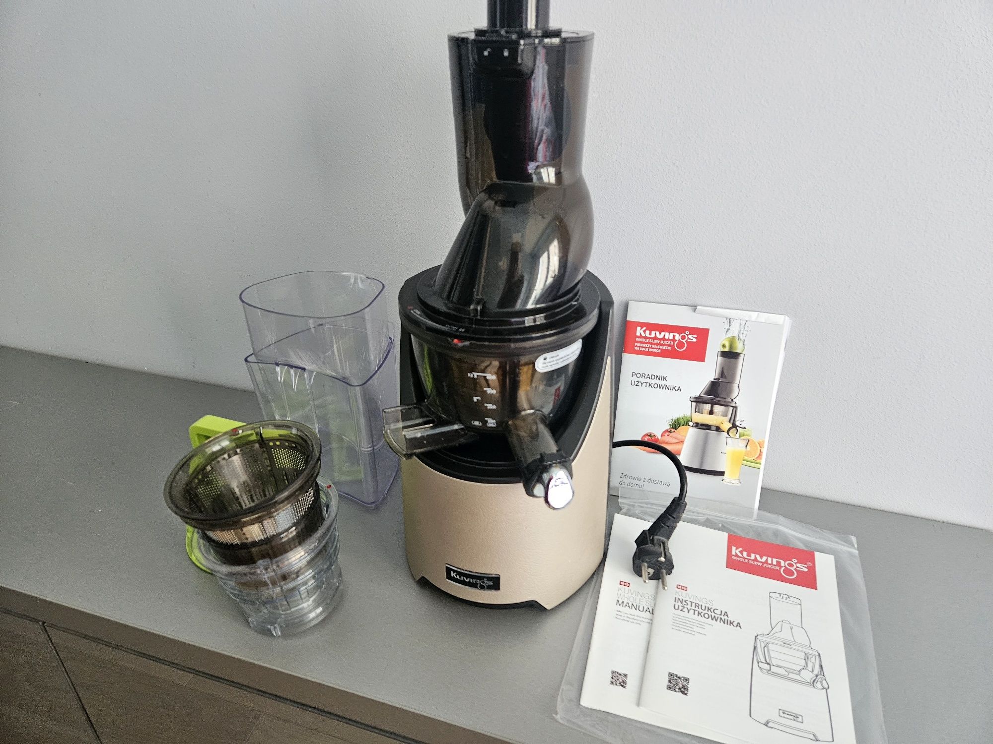 Wyciskarka wolnoobrotowa Kuvings EVO820 Plus