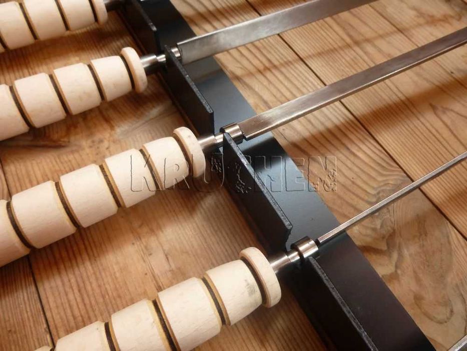 Napęd elektryczny do szaszłyków w grillu, palenisku, kominku, piecu