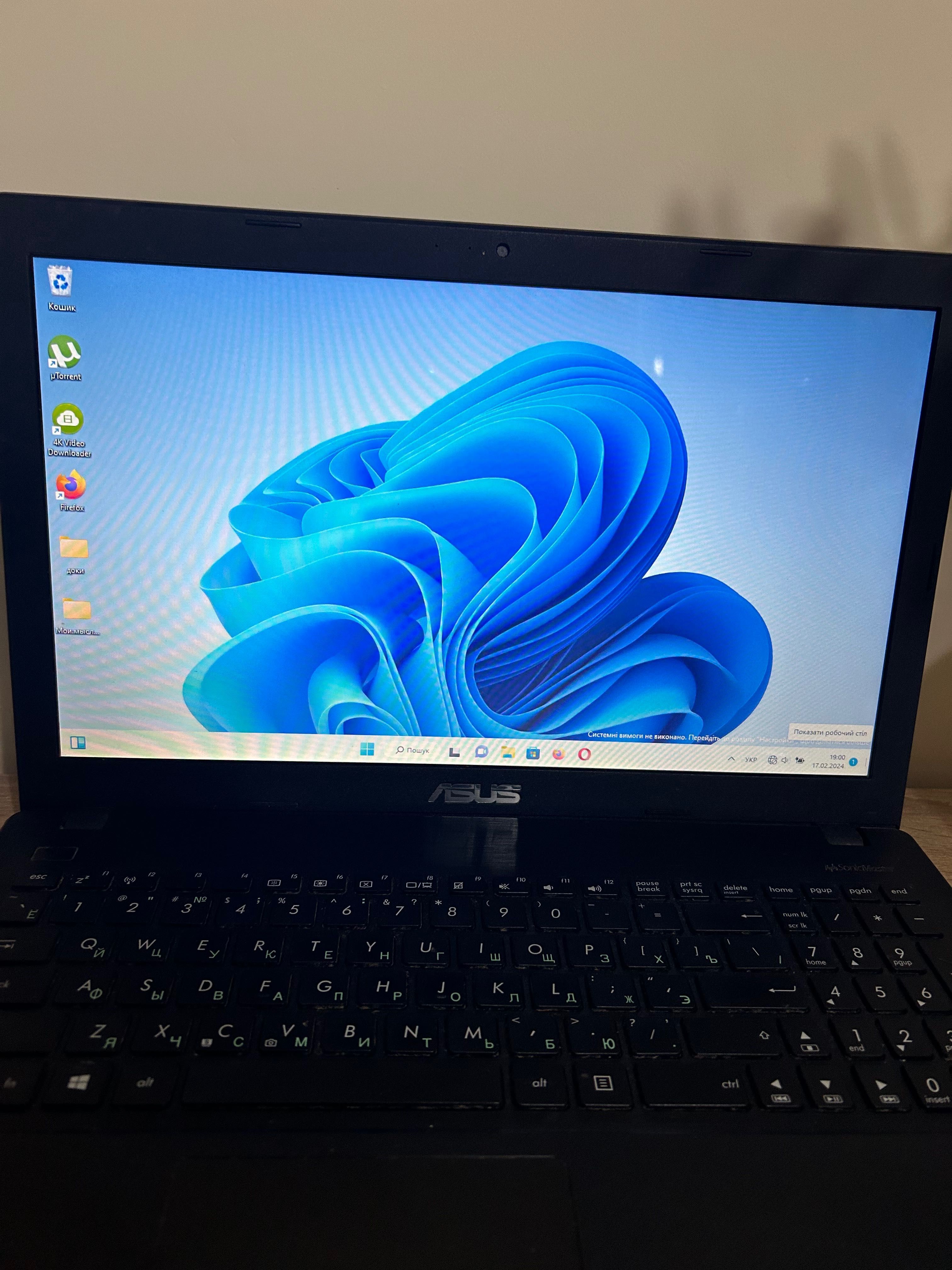 Ноутбук Asus ×551M + зарядка