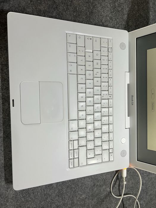 #1539 apple iBook G4 A1134 laptop