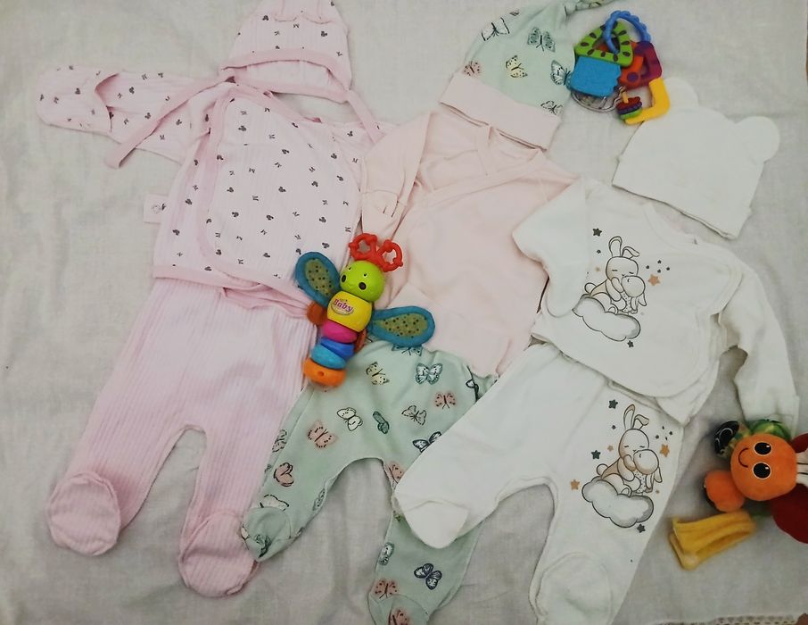 Костюмчики для дівчинки дуже гарні