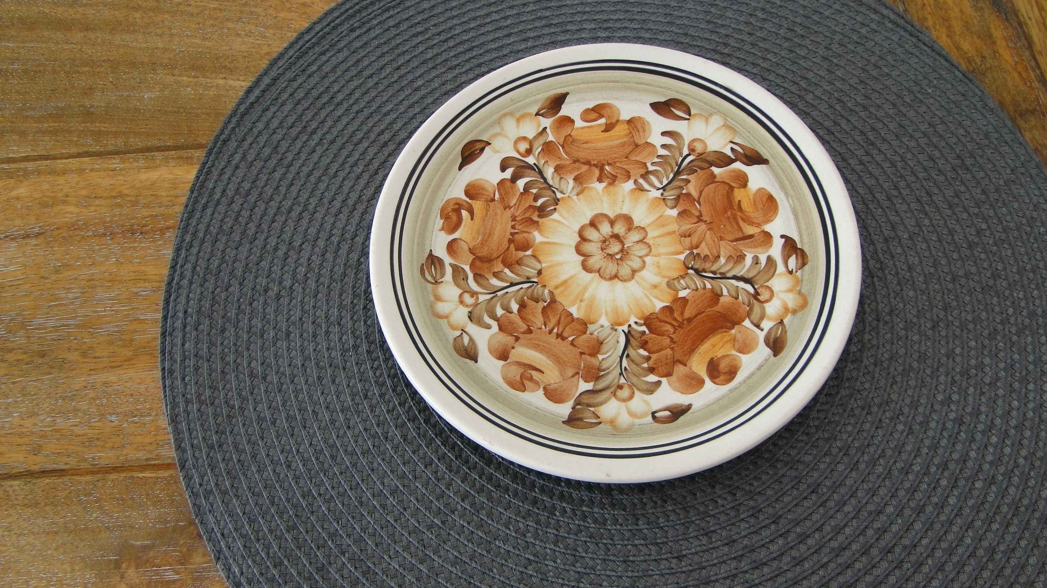 Ceramika Koło: talerz o średnicy 19 cm, początek lat 80-tych