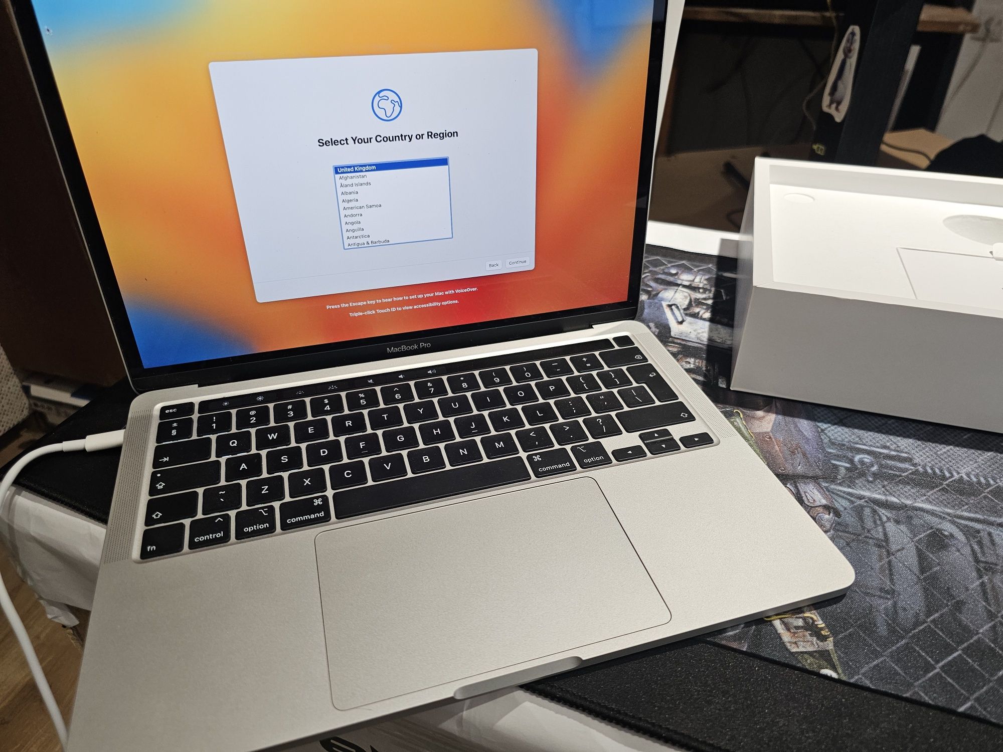 Macbook pro 13" i5 2ghz 16gb 512gb