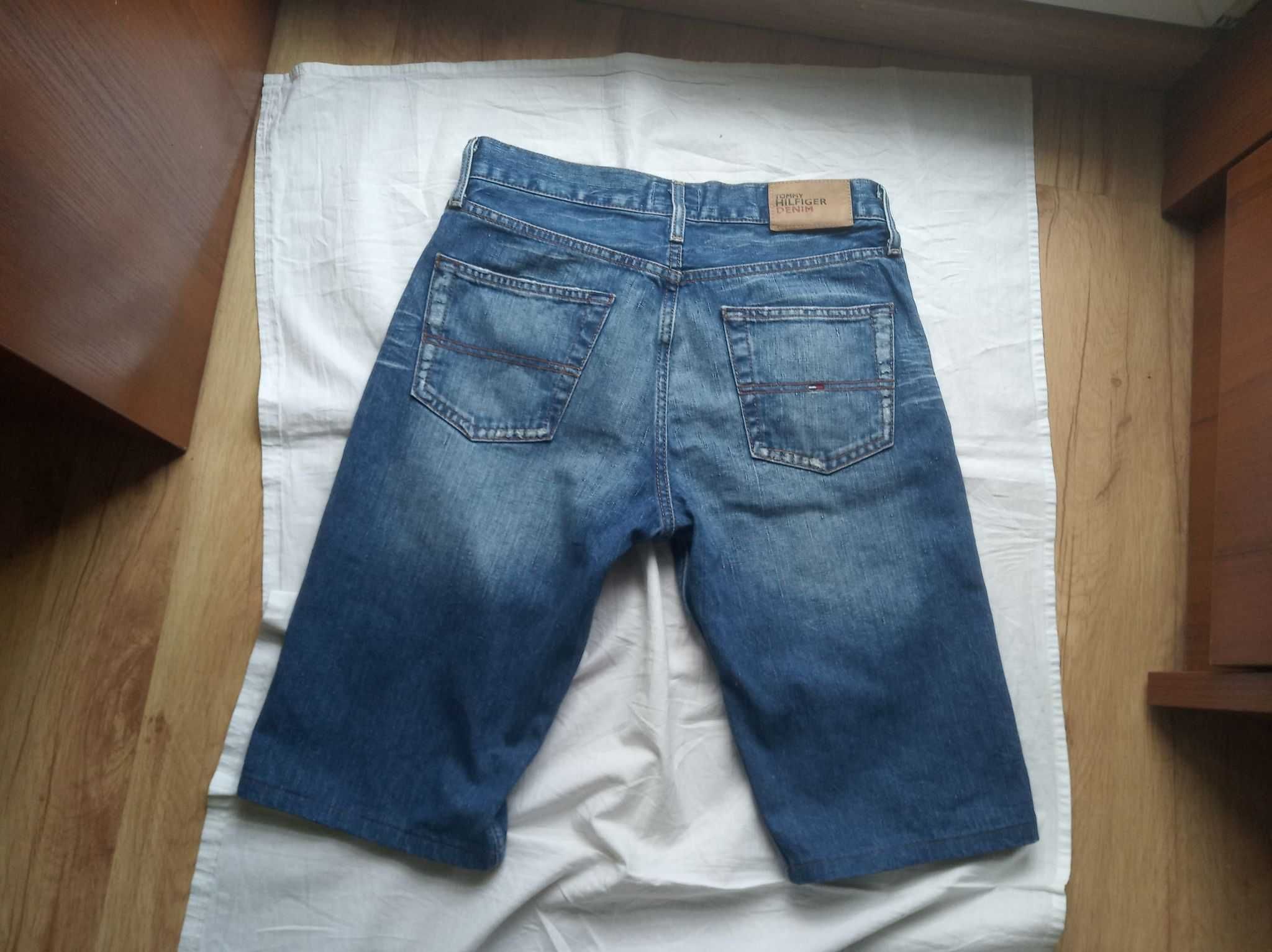 Spodenki jeansowe szorty męskie logowane W 30 L 36 -"Tommy Hilfiger ".