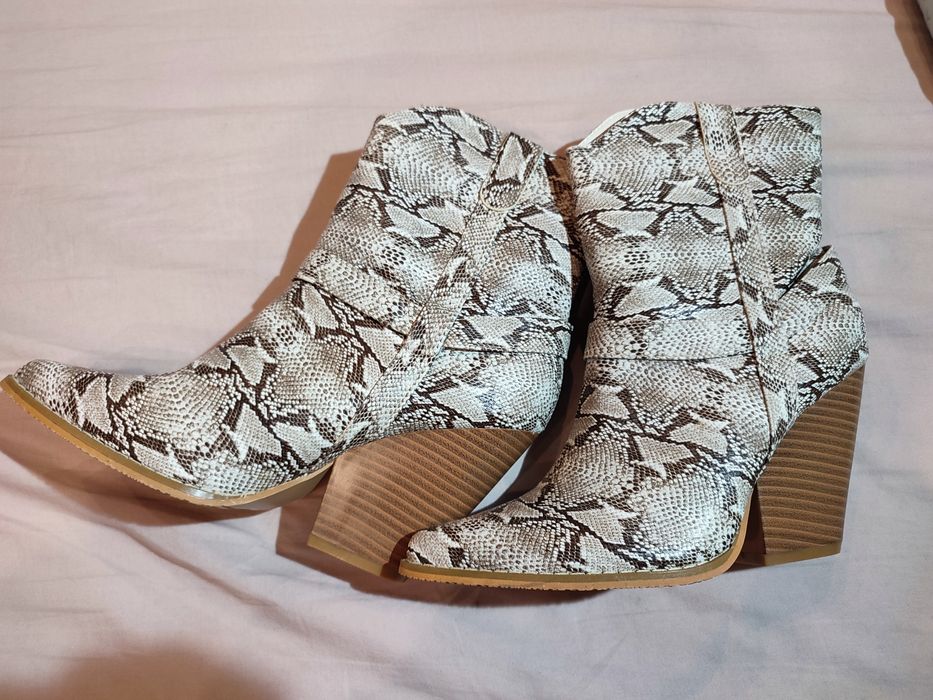 Botki kowbojki Vices skóra węża r. 39 nowe