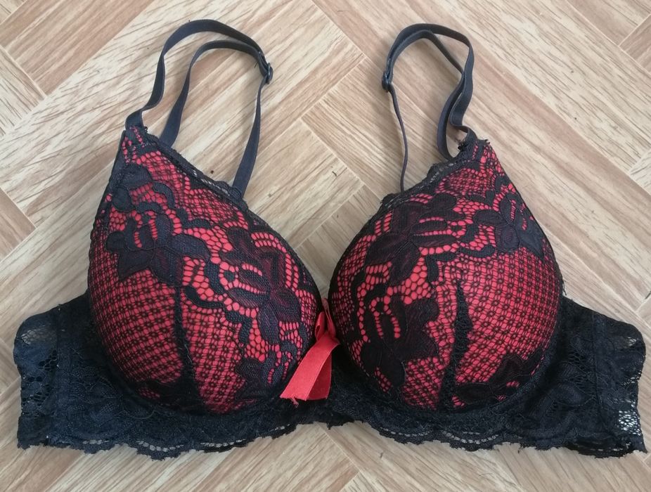 Бюстгальтер. Жіноча білизна. Стан нових. Розпродаж.