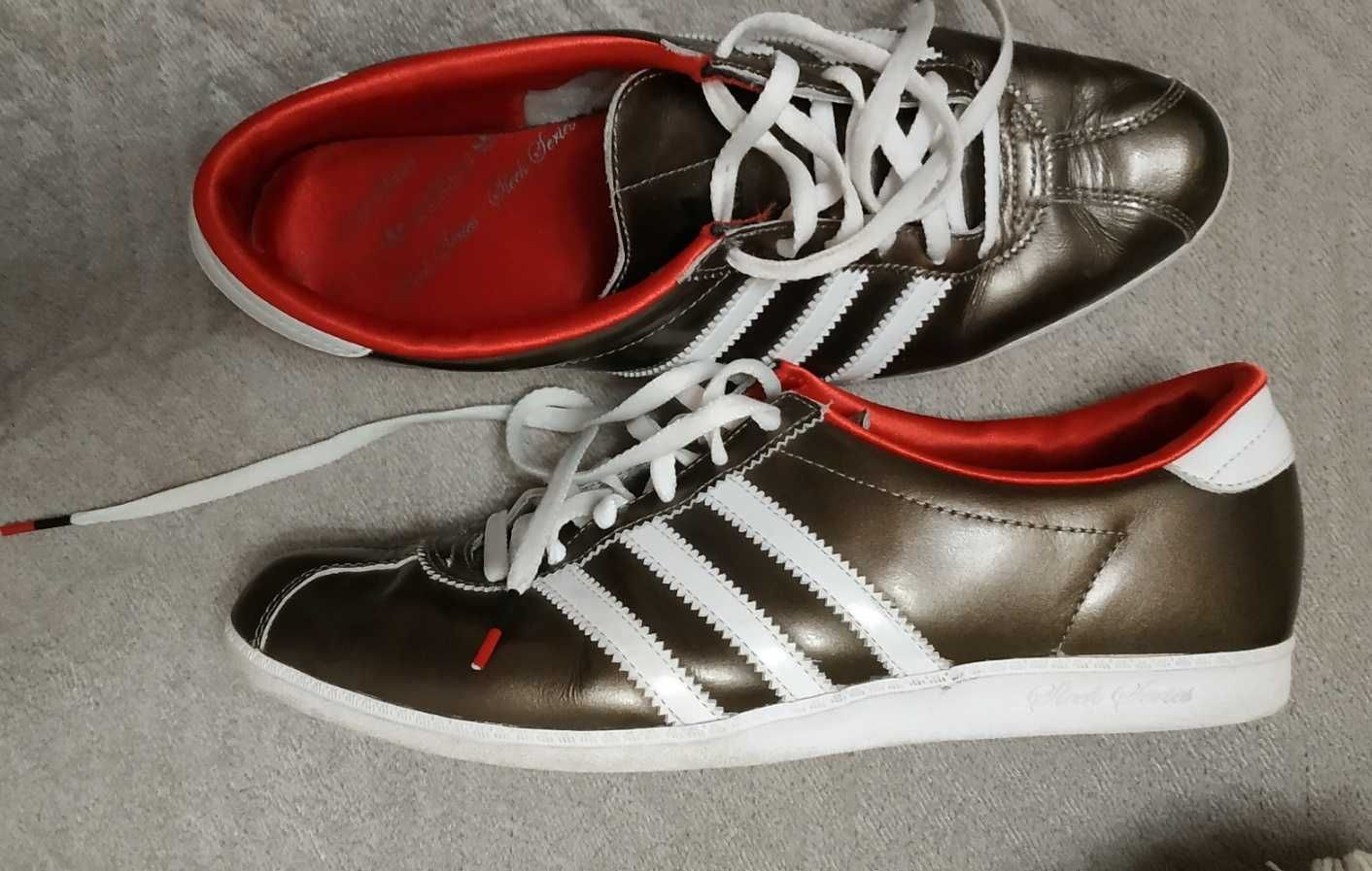 Кроссовки Adidas originals, р. 7 (40)  (по стельке 25.5 см)