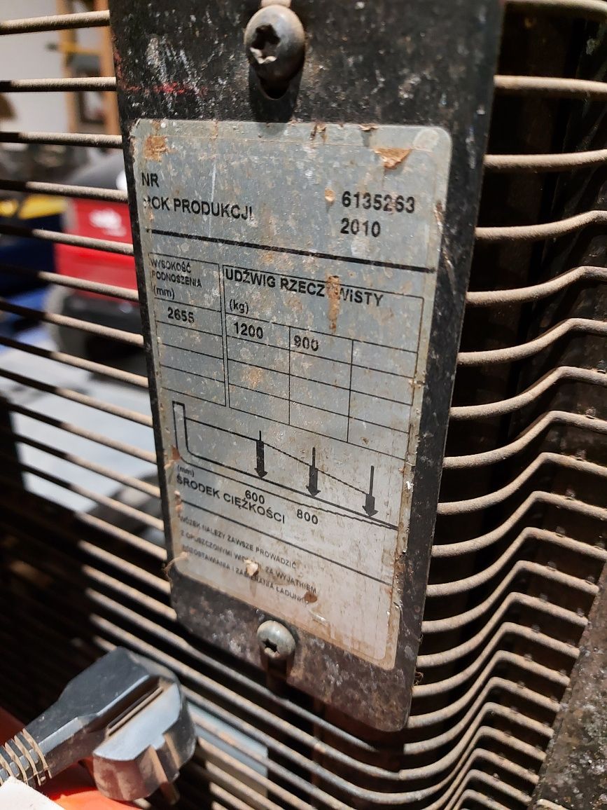 Elektryczny wózek podnośnikowy sztaplarka szeroki rozstaw BT Toyota