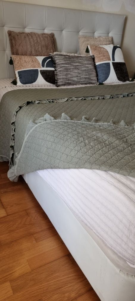 Sommier Ikea com arrumação 160x200 + Cabeceira