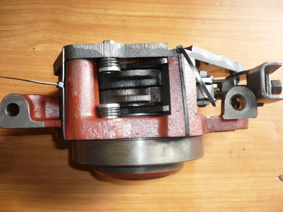 Rozpierak Hamulca Ręcznego Massey Ferguson 3640,3650,3660,3670,3680,