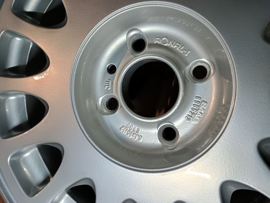 Felga Saab 900 krokodyl dekielki oryginalne 15 cali