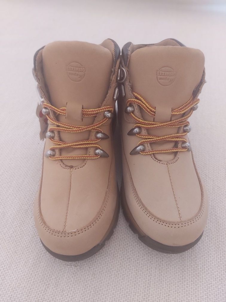 Botas camel n⁰33 em pele