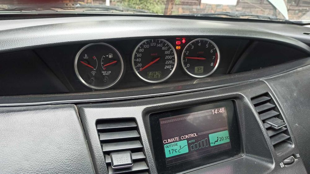 Автомбиль Ниссан Преиьера Р12