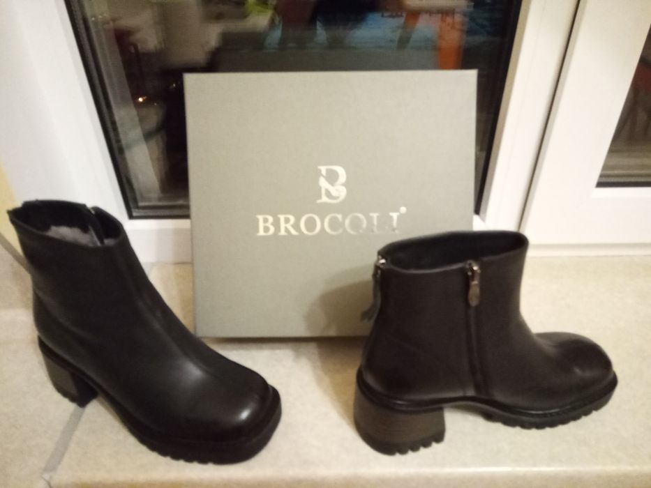 Женские зимние ботинки