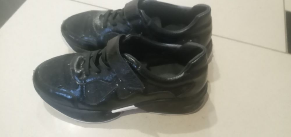 Кросівки для дівчинки 33-34р.