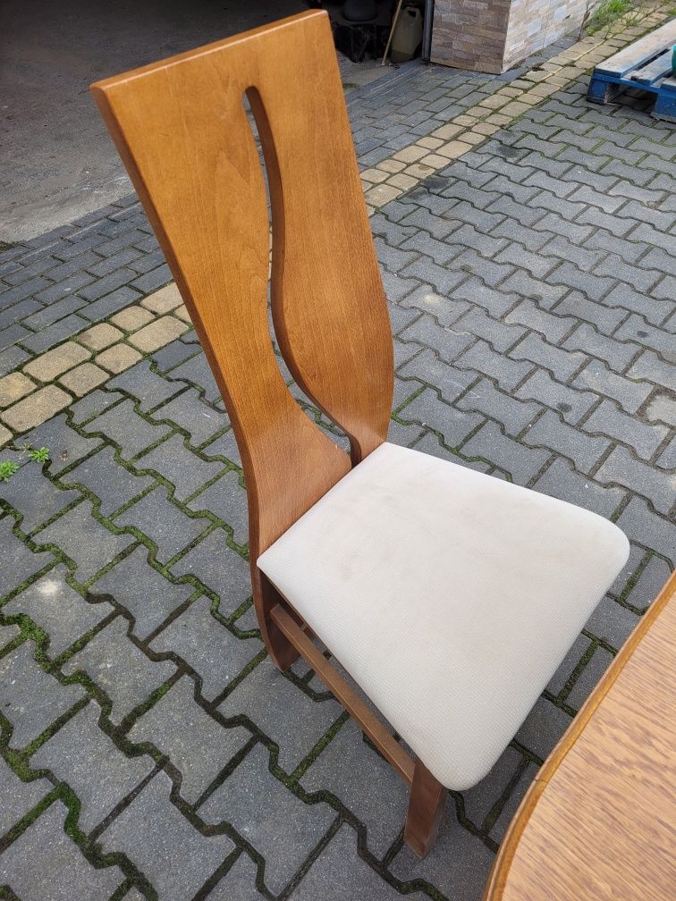 Sprzedam stół dębowy z krzesłami i szafkami