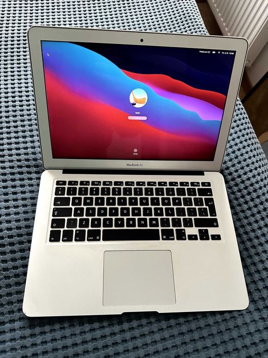 Macbook 1,3 GH intelcore i5 pamieć 8gb bbr3, 13'