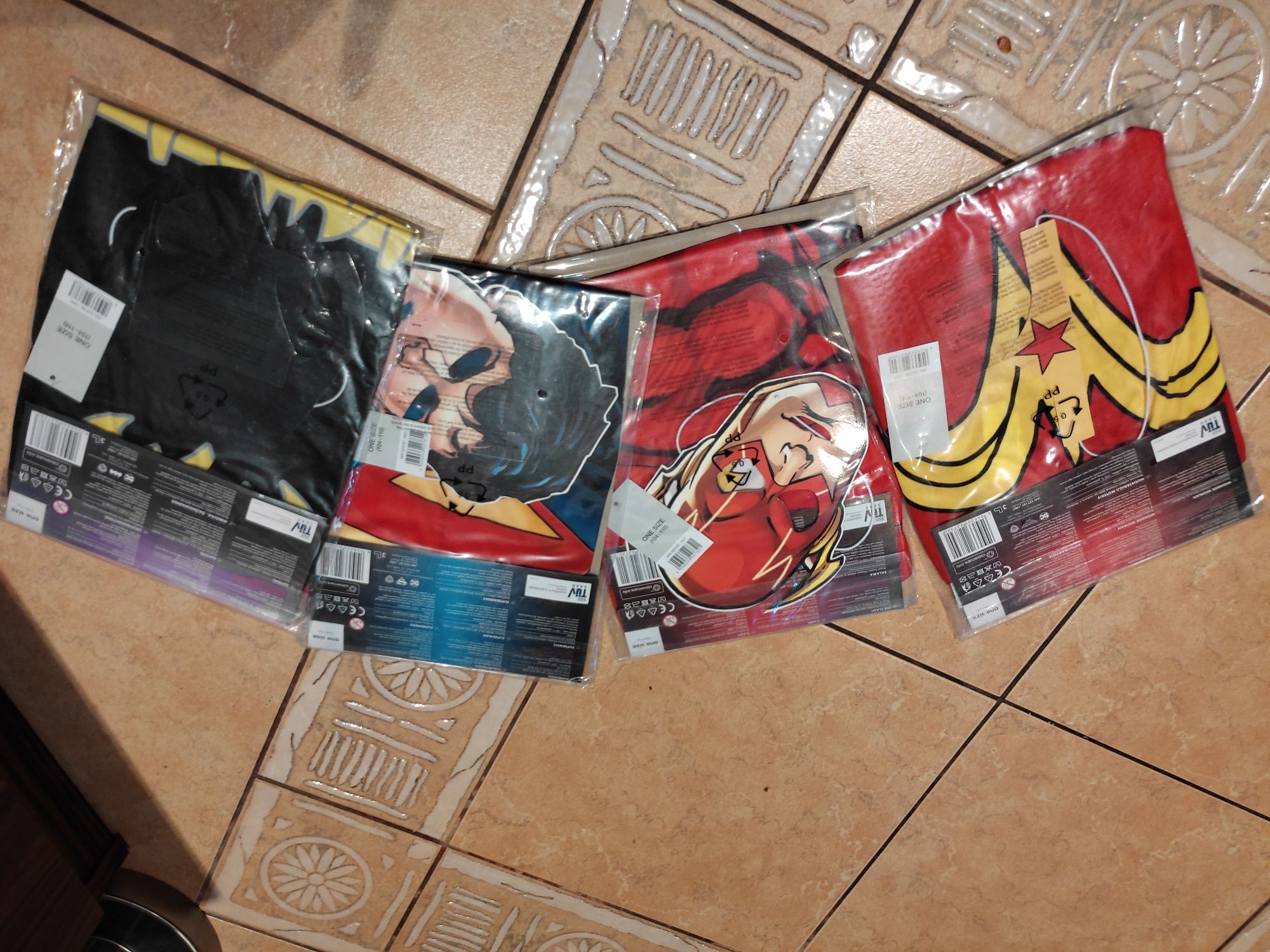 Nowy strój,przebranie Bat girl,Flash, Super Man, Wonder Woman 104-116