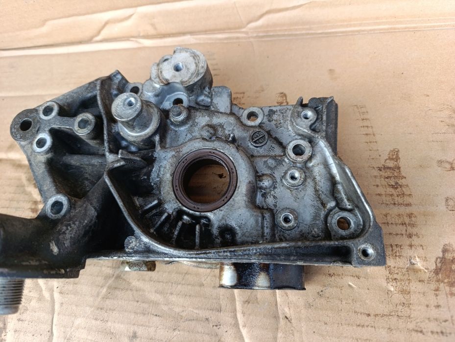 Масло насос 1.6 4G18 Mitsubishi Lancer 9 Space star