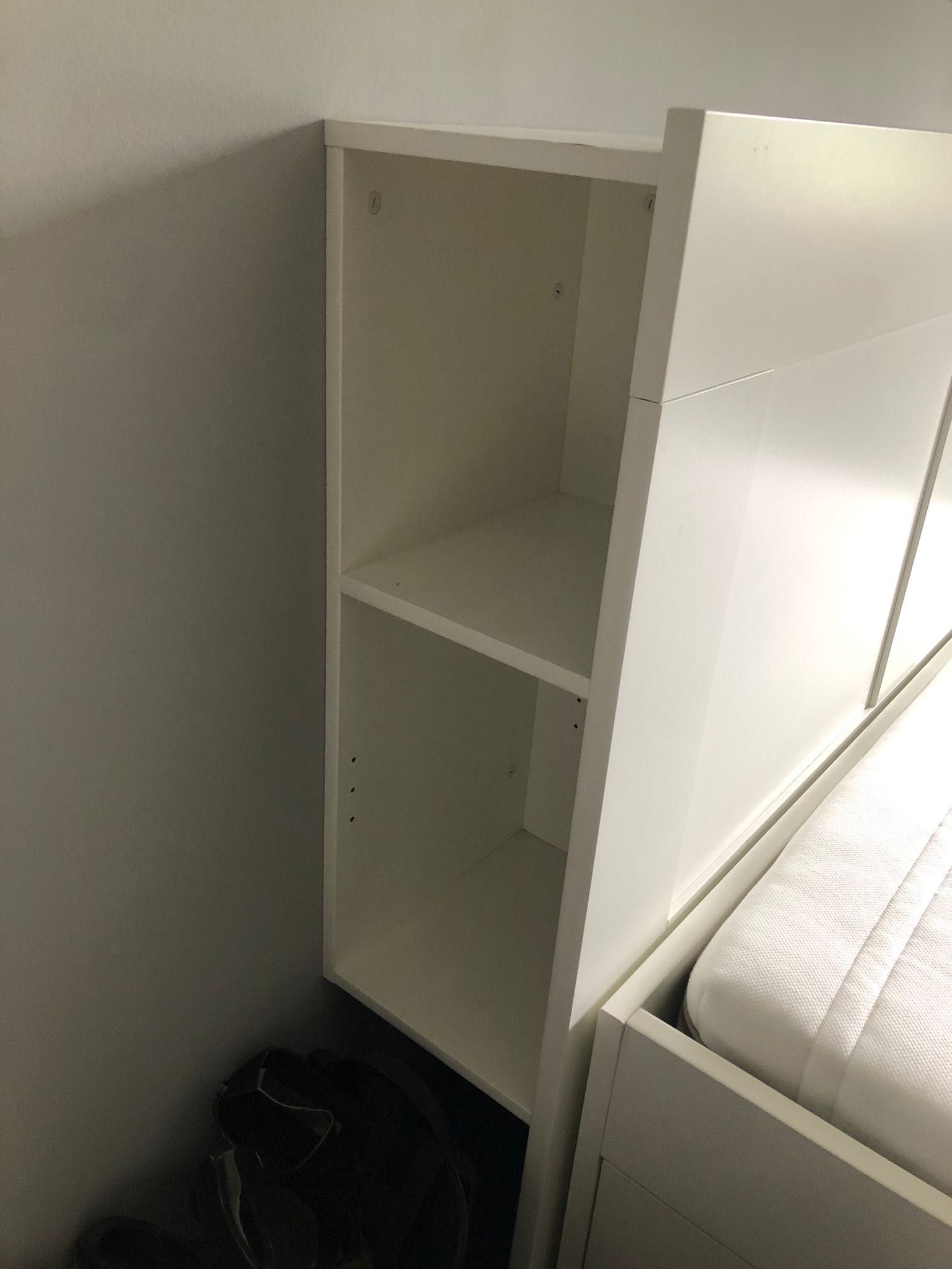 Łóżko, materac i stelaż IKEA BRIMNES  z 4 pojemnikami i zagłówkiem