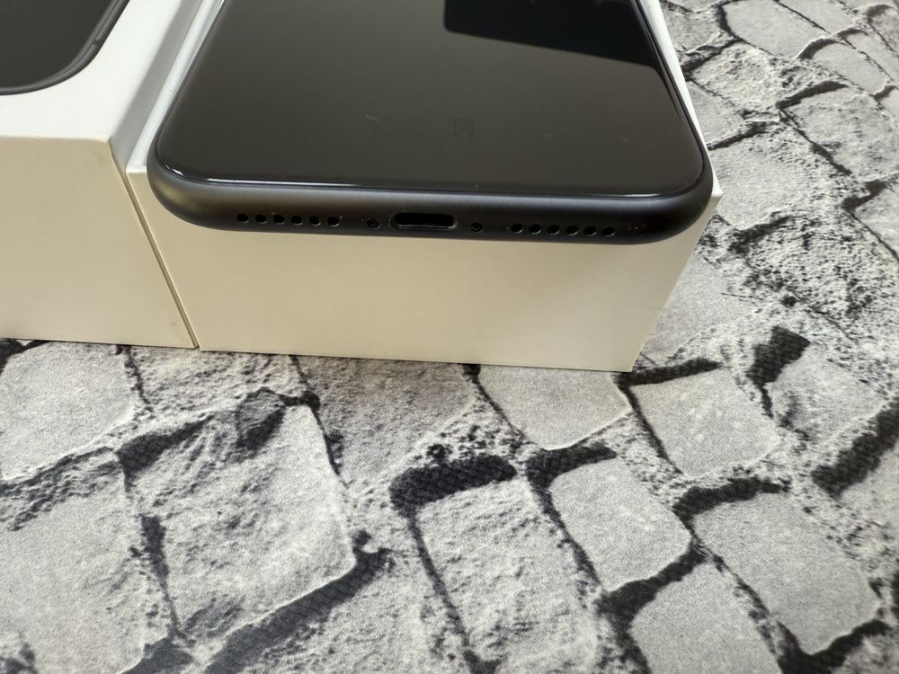 Iphone 11 128gb neverlock Black Global 230$