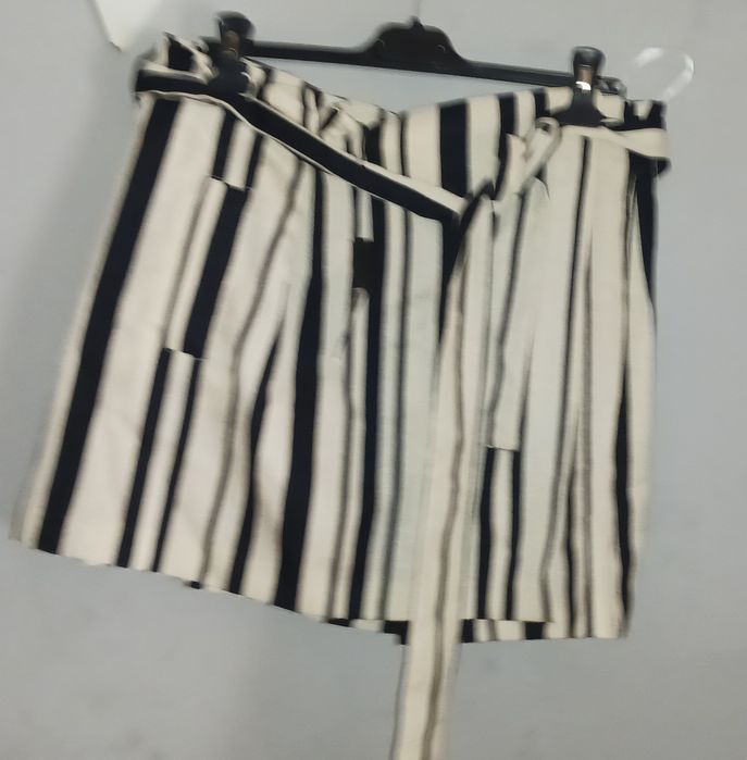 Nowa damska spódniczka.