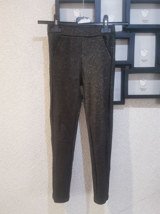 Leginsy dla dziewczynki w bardzo dobrym stanie. Rozmiar 122
OVS
Zapras