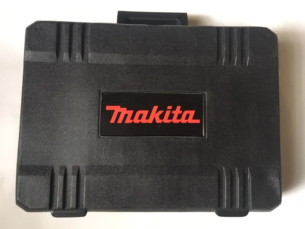 Перфоратор Makita HR 3210 B, новий