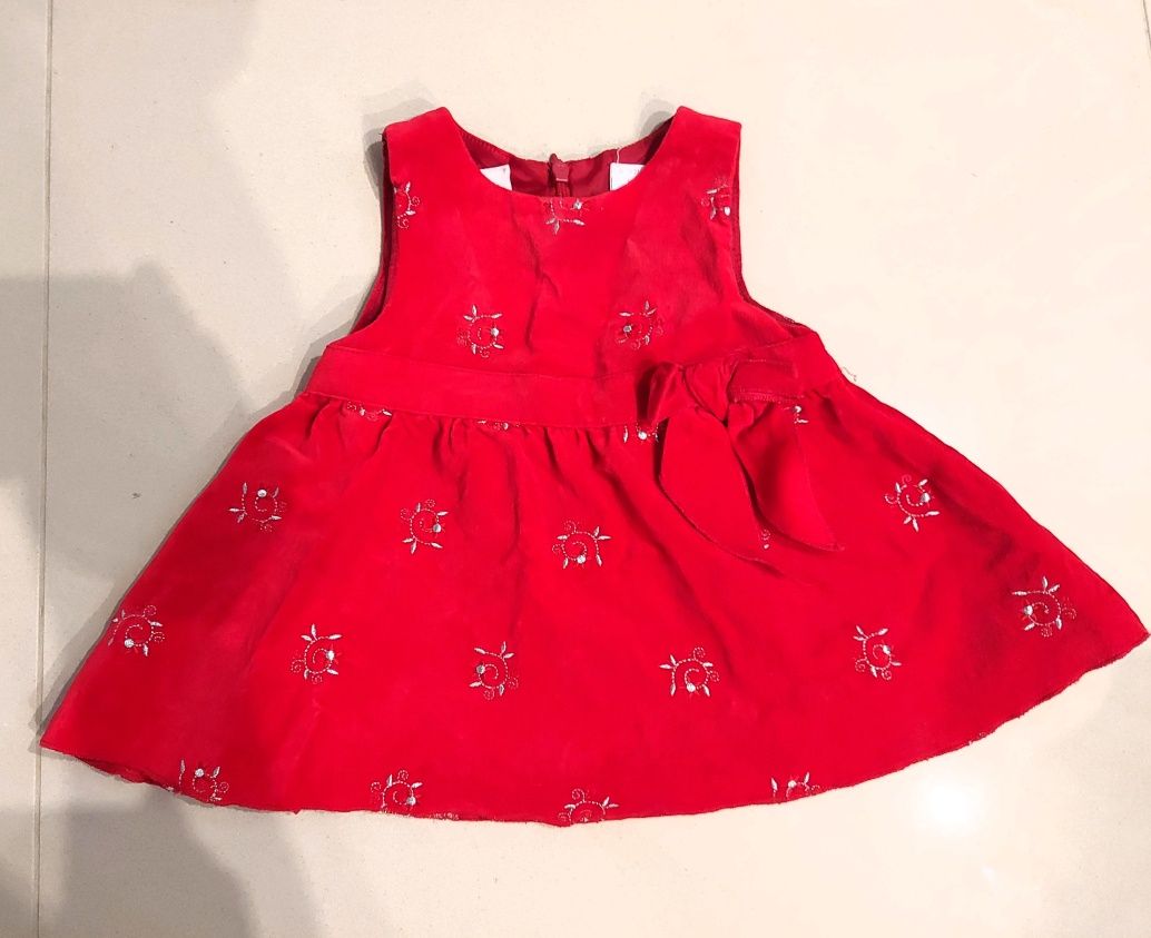 Sukienka czerwona z USA  6-9m