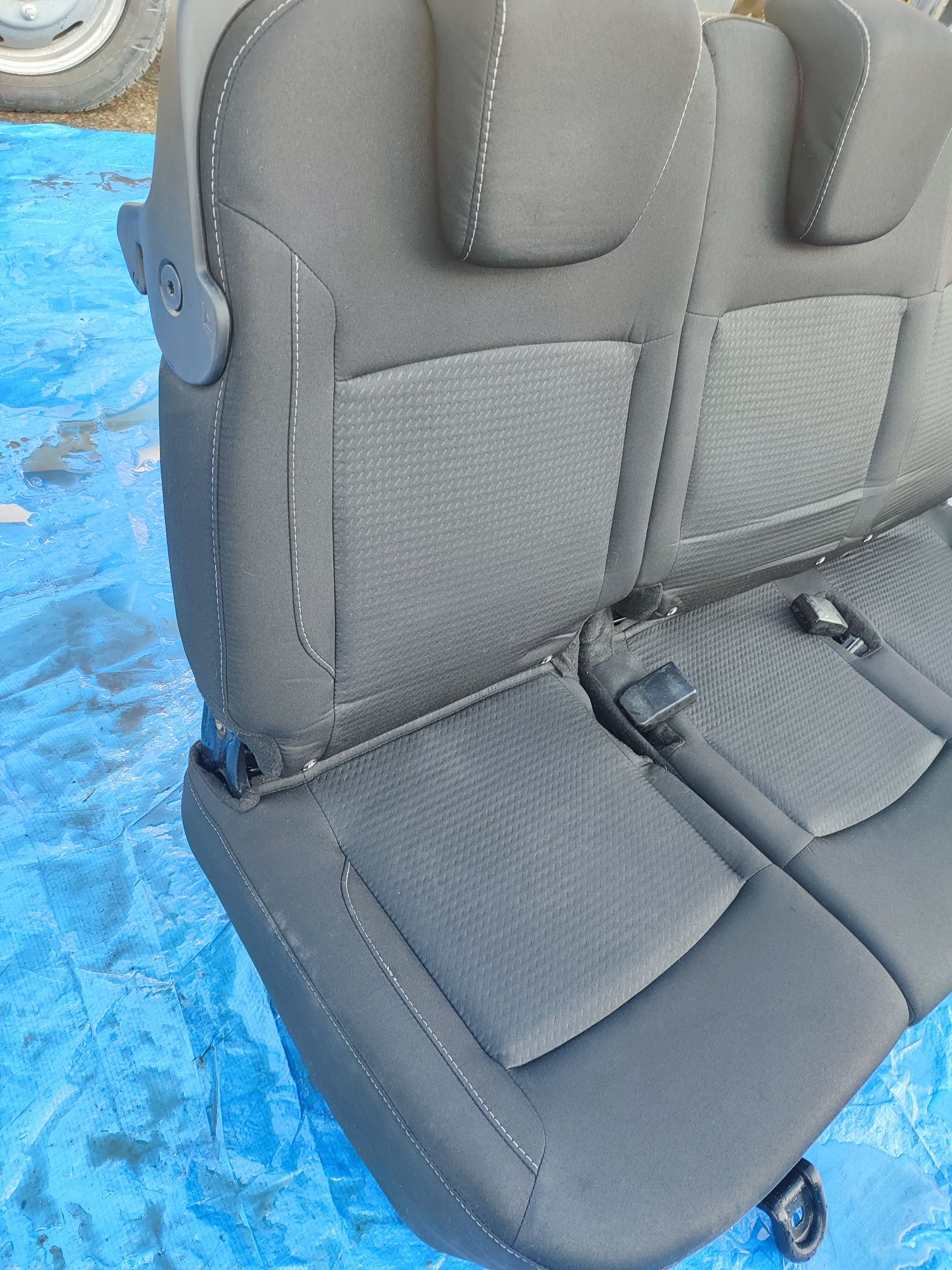 Fotele drugi rząd dacia dokker/lodgy