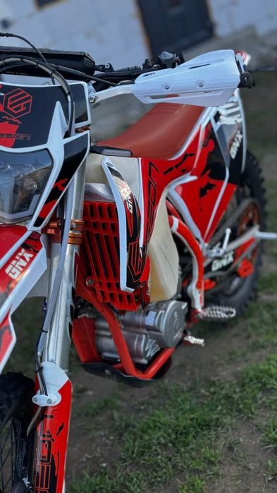 Мотоцикл Gnx300 2025 рік