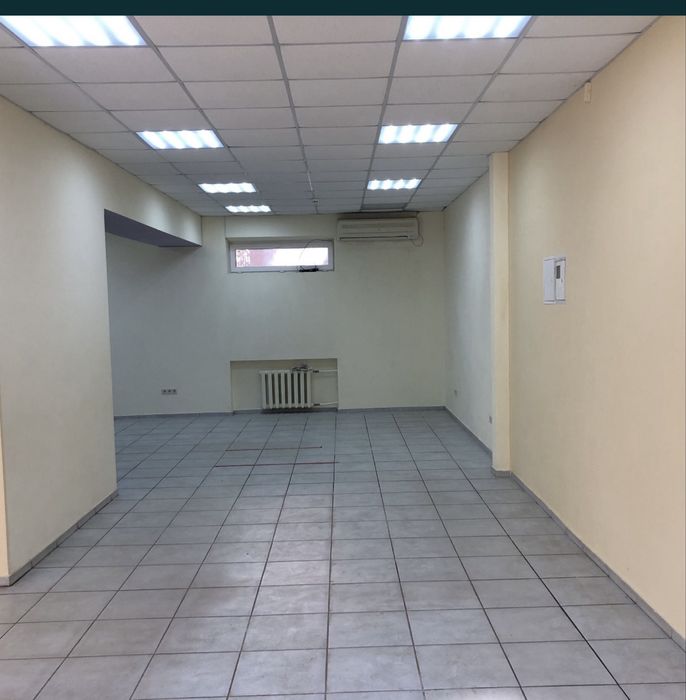 Продам приміщення по червоній лінії на першій дільниці