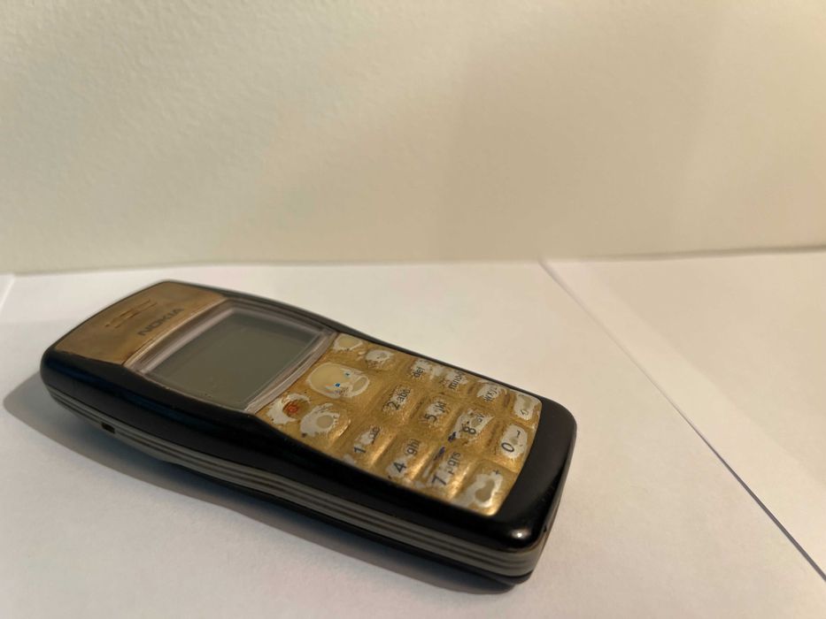 Telemóvel Nokia 1100 (desbloqueado e em funcionamento)