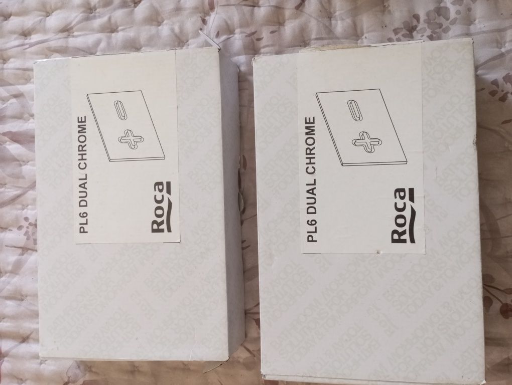 Espelho de autoclismo de parede Roca PL6 Dual Flush cromada