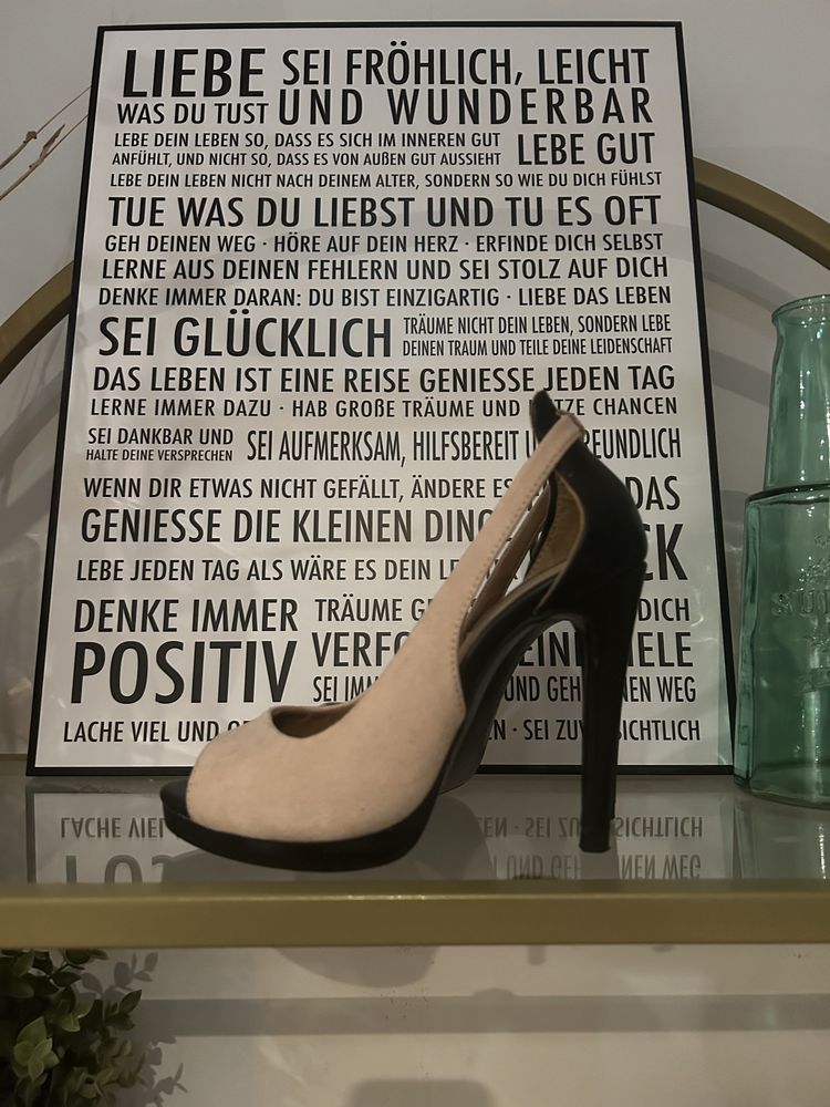 Czółenka Zara Trafaluc, stan bardzo dobry